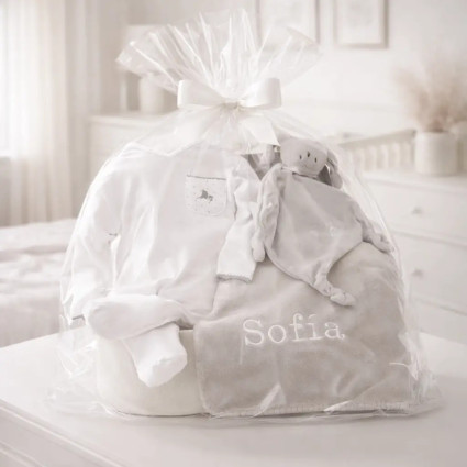 Babygeschenkbox mit personalisierter Decke, Schlafanzug & Schmusetuch | Persönliches Geschenk