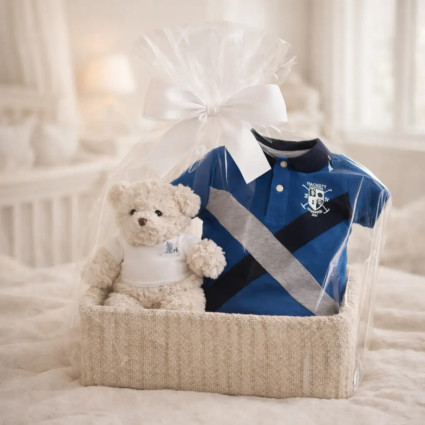 Hackett Babykorb mit Polo & Flagge | Stilvolles Geschenk zur Geburt – Bebedeparis.com