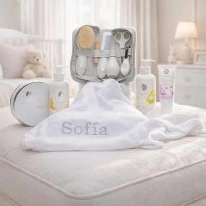 Geschenkkorb Kosmetik und personalisierte Musselin 2