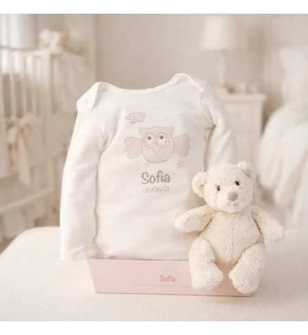 Teddybär und personalisierter Body mit dem Namen des Babys