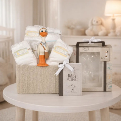 Windeltorte mit Beißring Nicky | Nützliches & süßes Geschenk zur Geburt 2