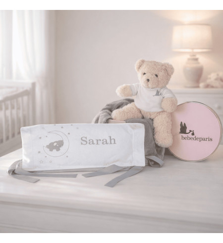 Personalisierte Baby Geschenkset mit Kissen | Einzigartiges Neugeborenen Geschenk – Bebedeparis.com
